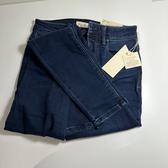 BNWT Unpublished Ella-Sky High rise jeans - Picture 4 of 6